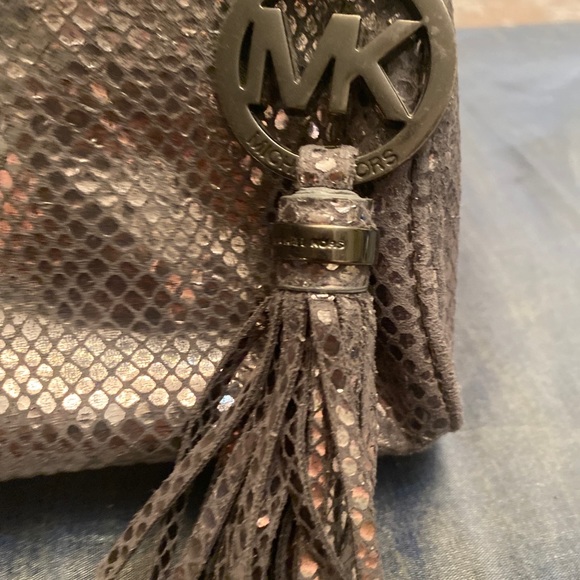 Limited Edition Michael Kors Gunmetal Metallic Cosmetic Clutch Bag - Picture 2 of 15